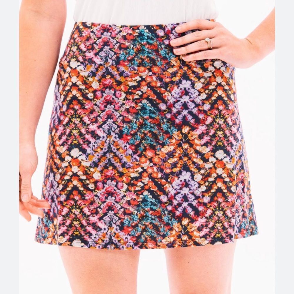 Foray Golf Floral Chevron Skirt XL